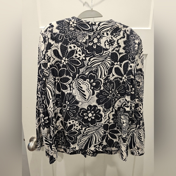 Alfred Dunner 18W Black White Textured Floral Clear Sequin Button Front Jacket - Picture 5 of 11
